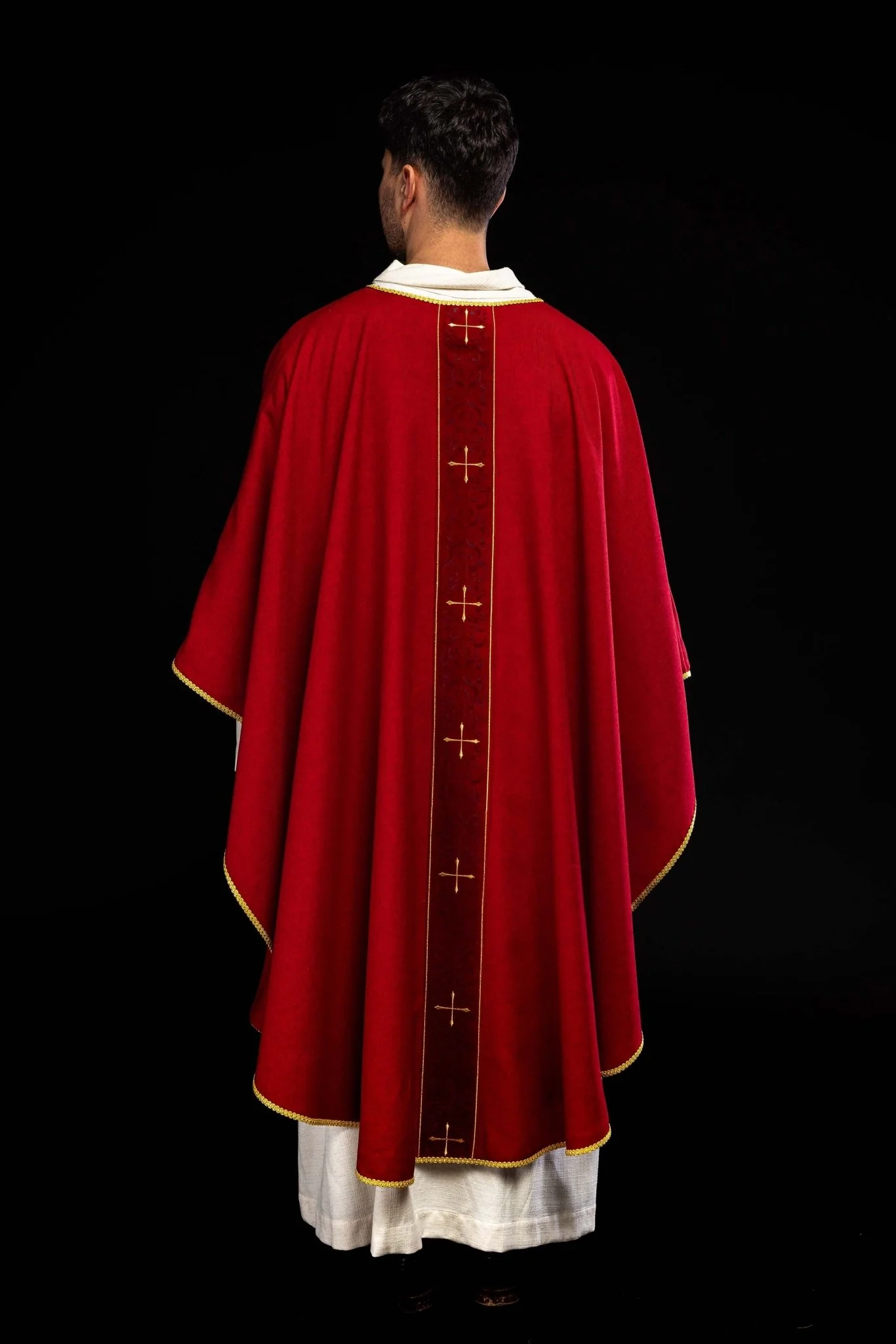 Red chasuble with an embroidered band of crosses - Image 9