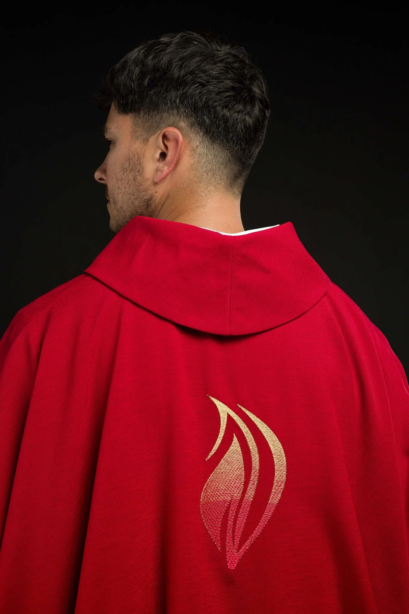 Red Chasuble with embroidery of the Holy Spirit and the Cross - Image 5
