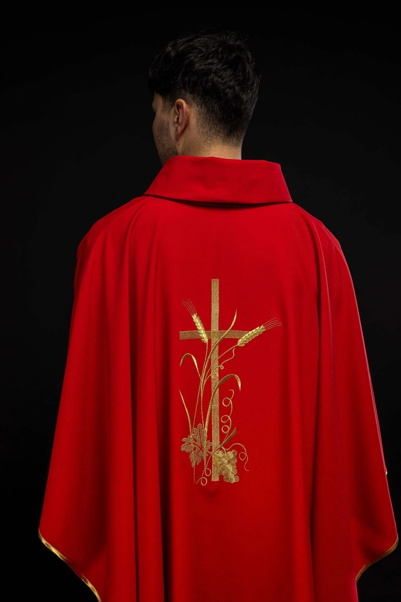 Red chasuble with golden cross embroidery - Image 6