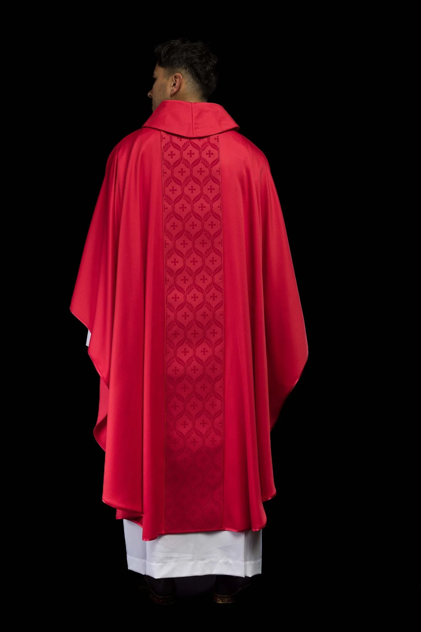 Red Chasuble with Jacquard Orphrey Featuring Cross Motifs - Image 7