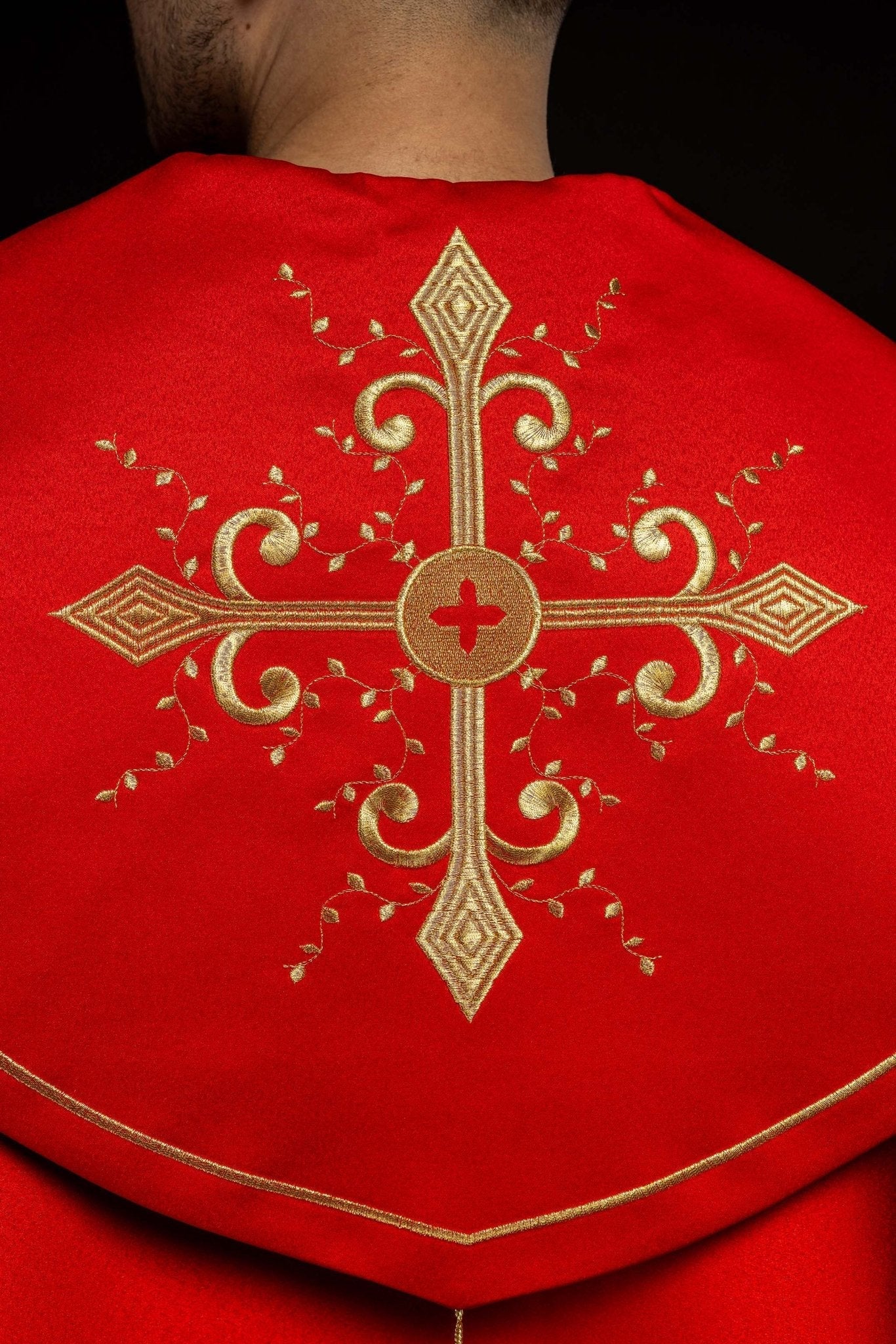 Red church cope with embroidery with gold crosses - Image 6