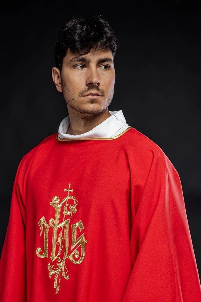 Red dalmatic chasuble with gold IHS - Image 3