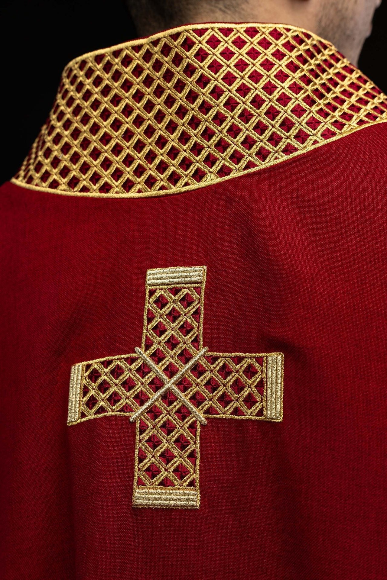 Red dalmatic with embroidered crosses and a collar - Image 9