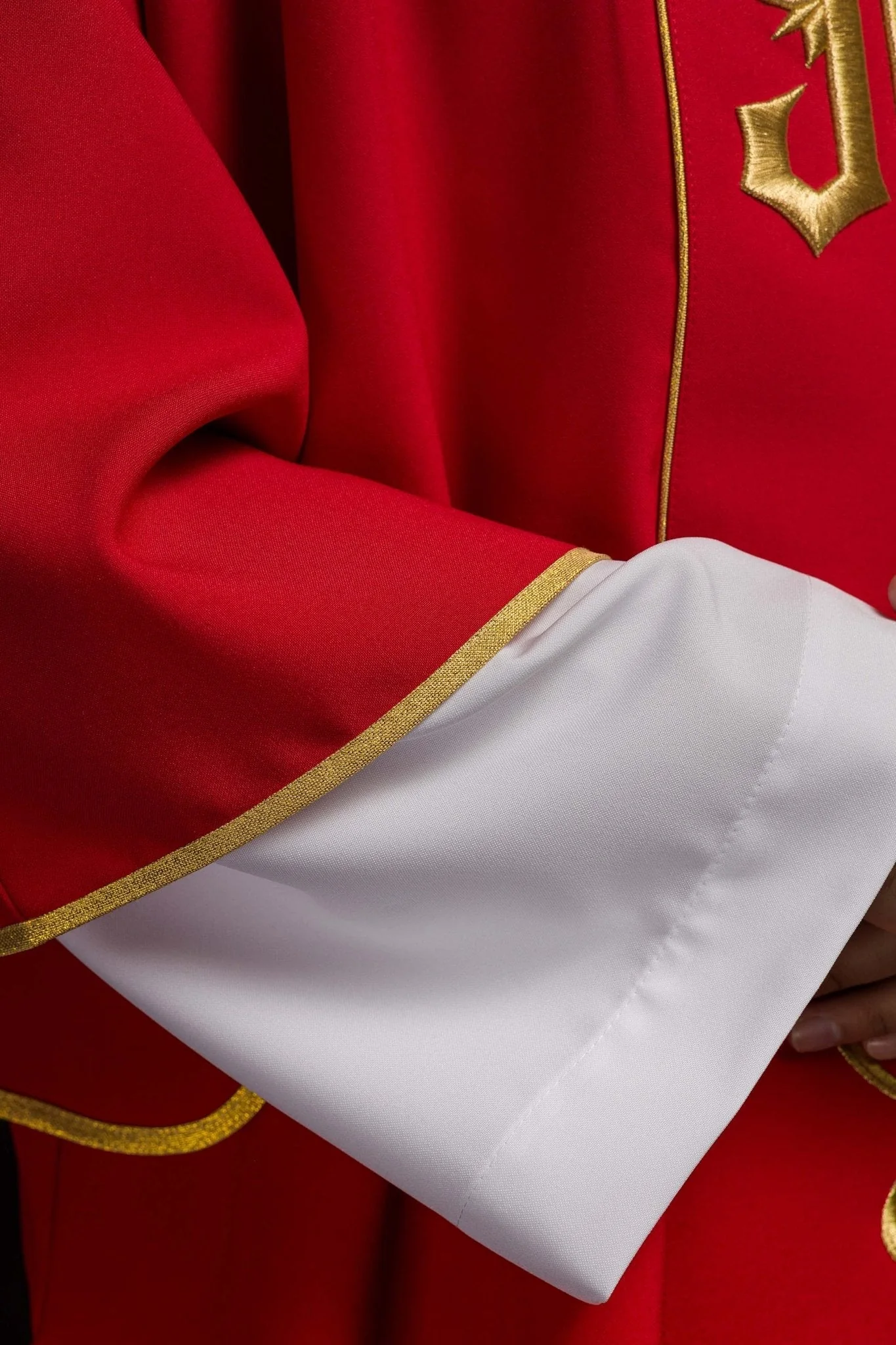 Red dalmatic with embroidered IHS band - Image 6