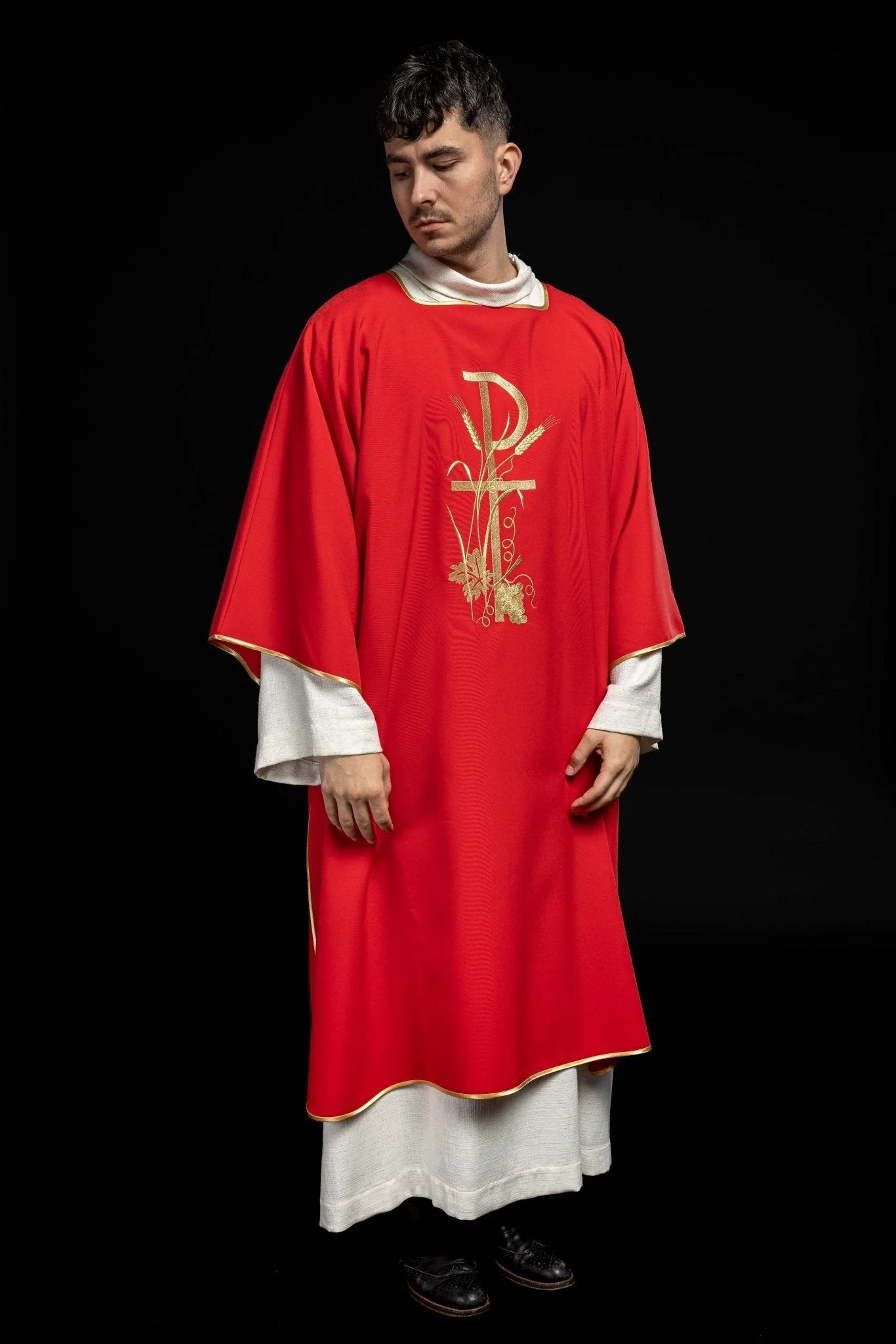 Red dalmatic with golden embroidery of the Pax cross - Image 2