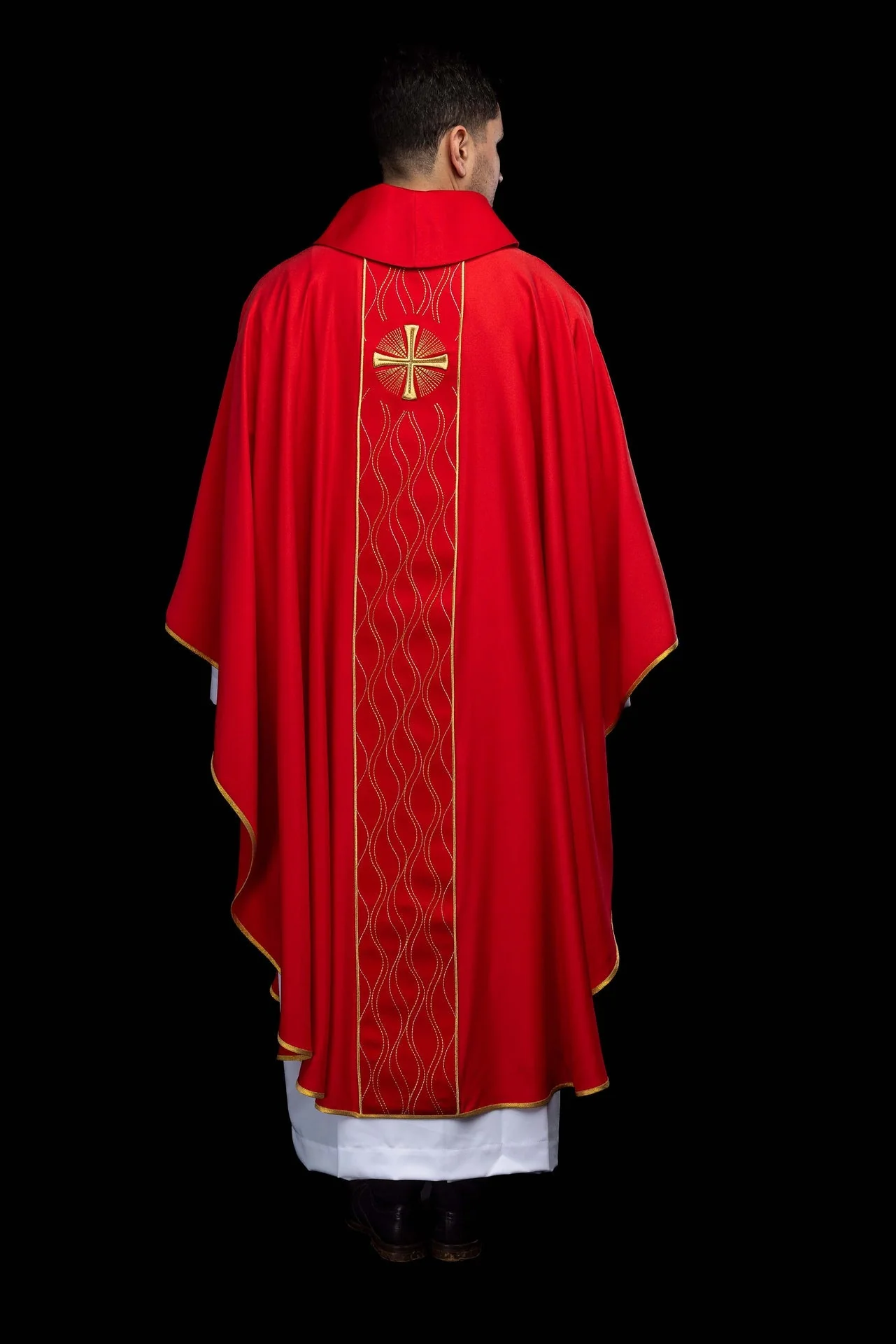 Red embroidered chasuble with a cross - Image 7