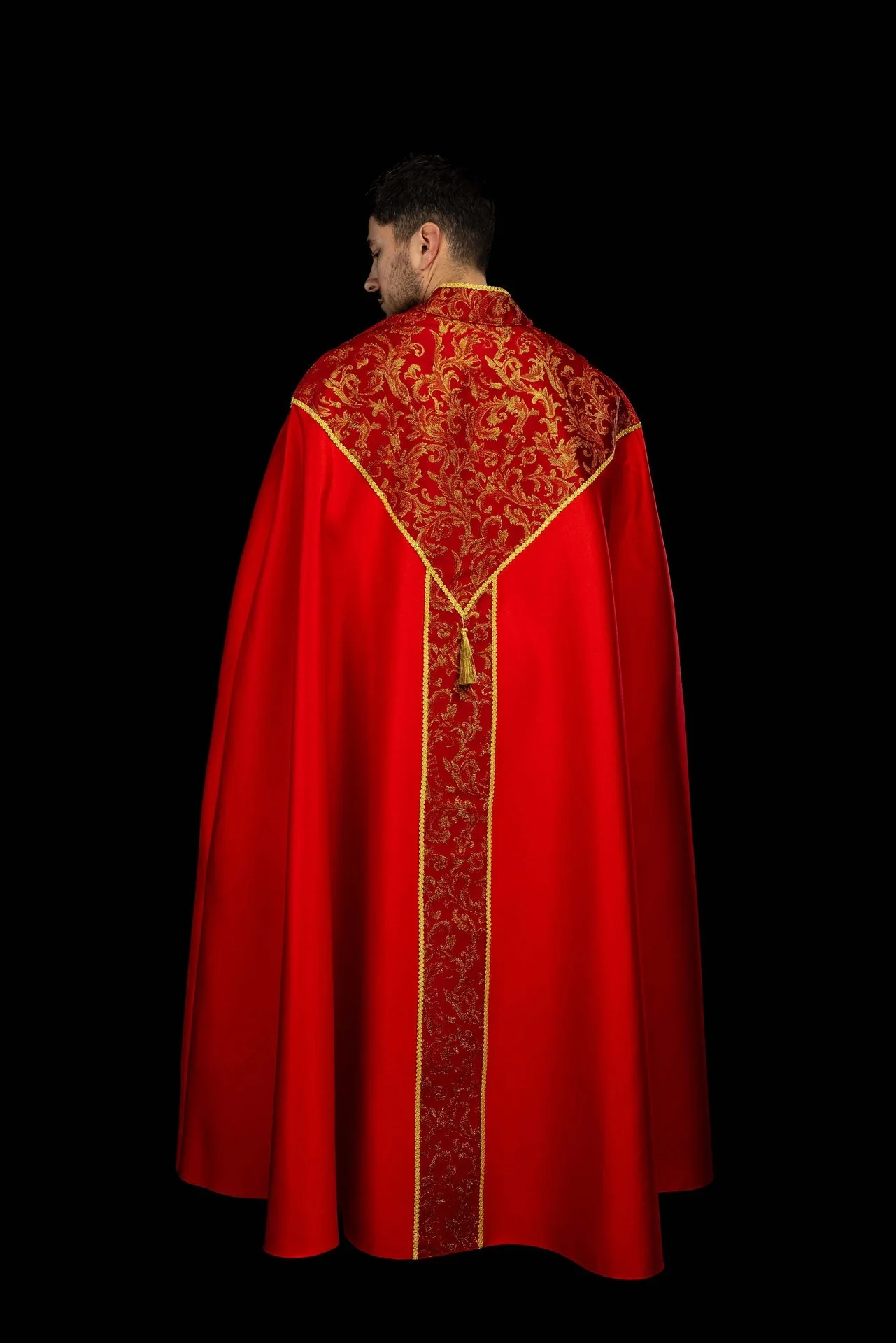 Red embroidered cope decorated with jacquard fabric - Image 8