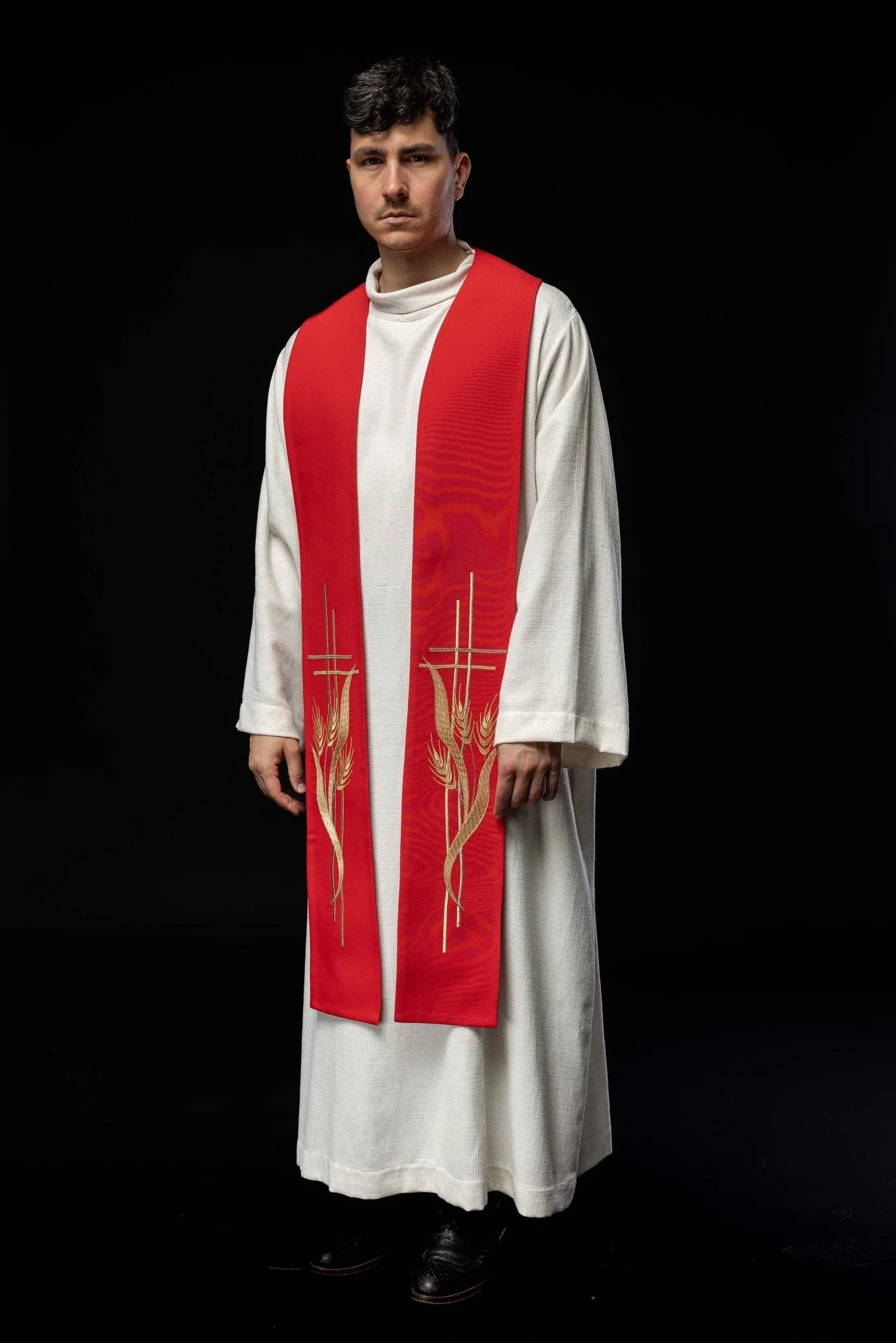 Red embroidered priestly stole - Image 4