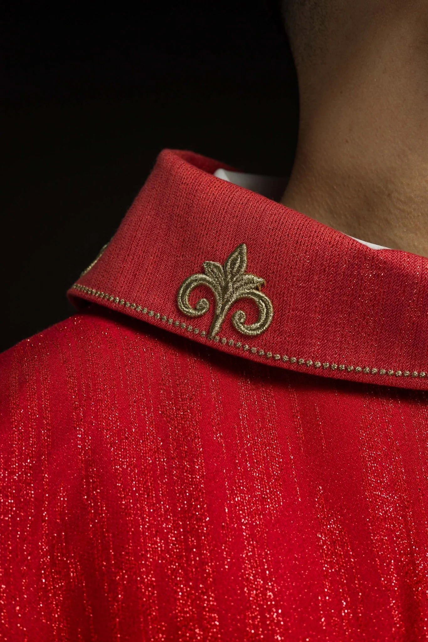 Red liturgical chasuble with embroidered cross on decorative fabric - Image 6