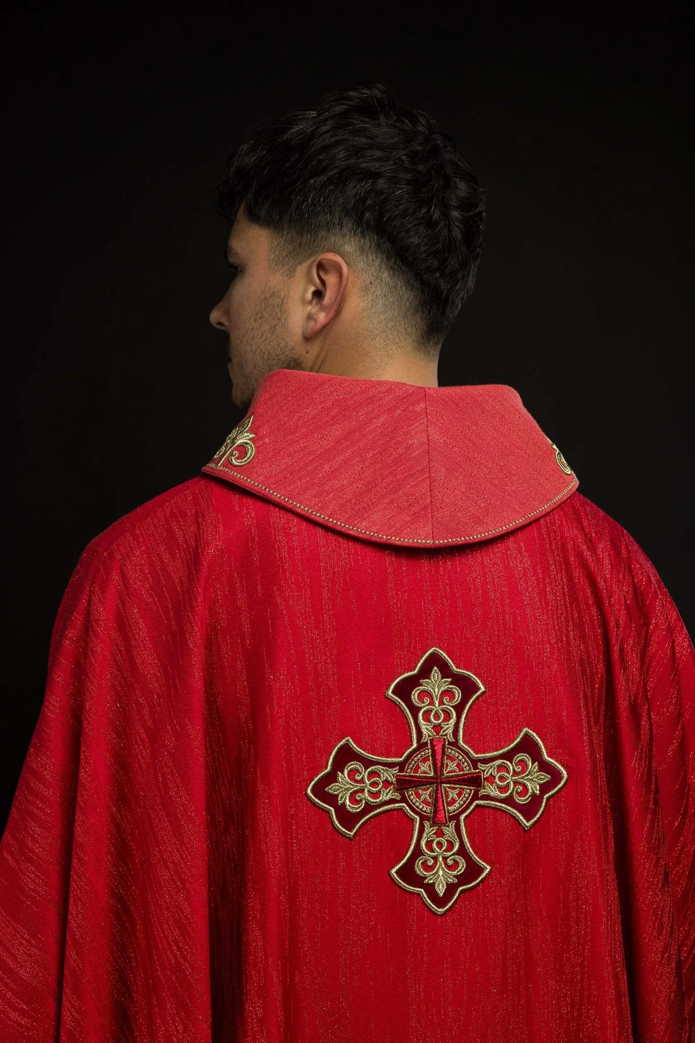 Red liturgical chasuble with embroidered cross on decorative fabric - Image 8