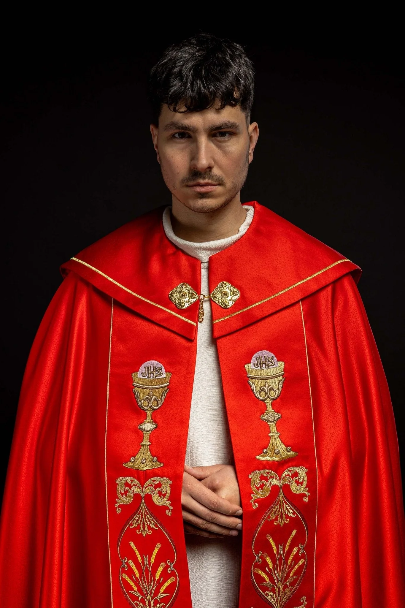 Red liturgical cope with Eucharist Chalice embroidery - Image 10