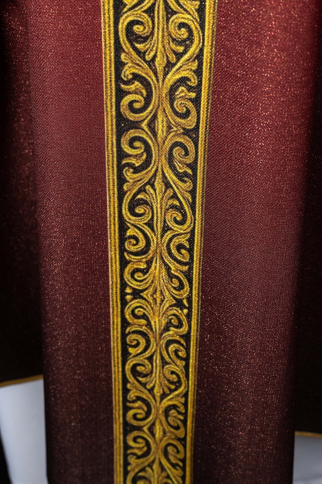 Red printed Pax chasuble with rich gold ornamentation - Image 5