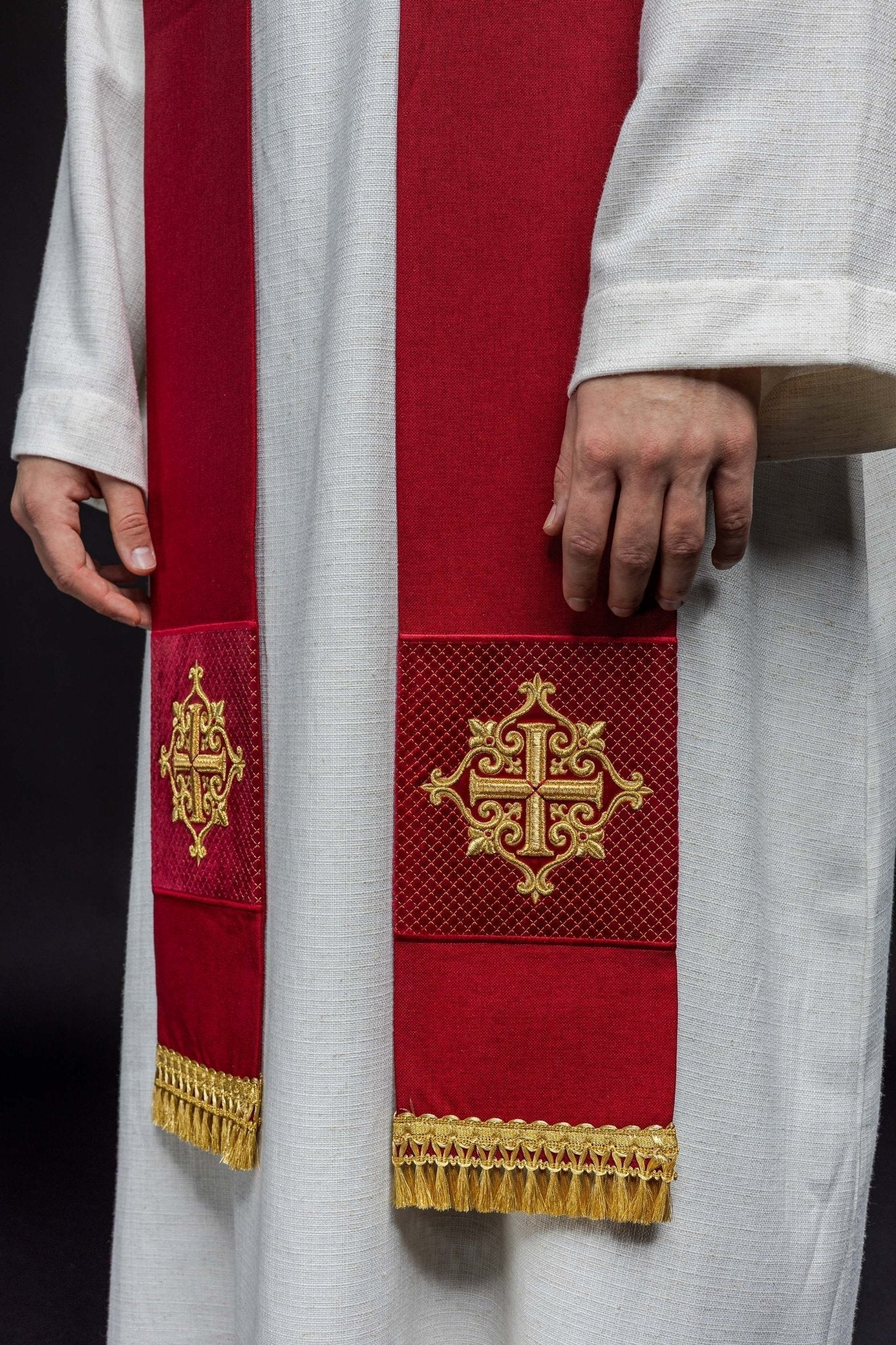 Embroidered stole with a cross symbol red velvet - Image 3