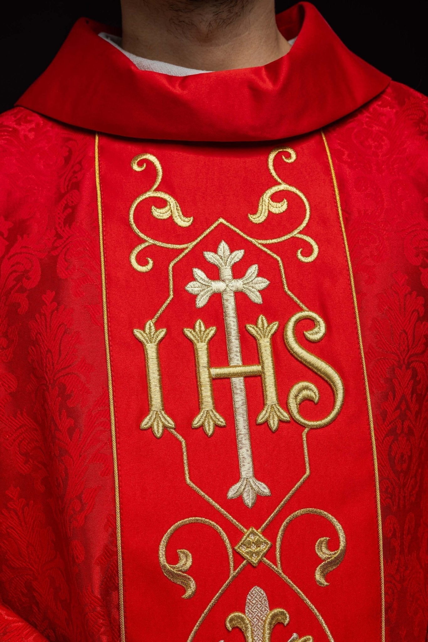 Richly embroidered red IHS chasuble - Image 3
