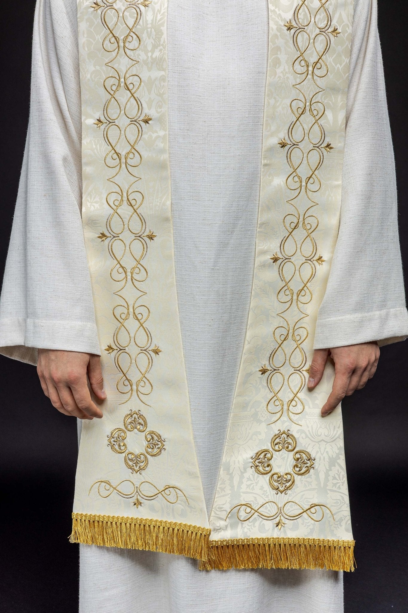 Roman stole with embroidery - Image 3