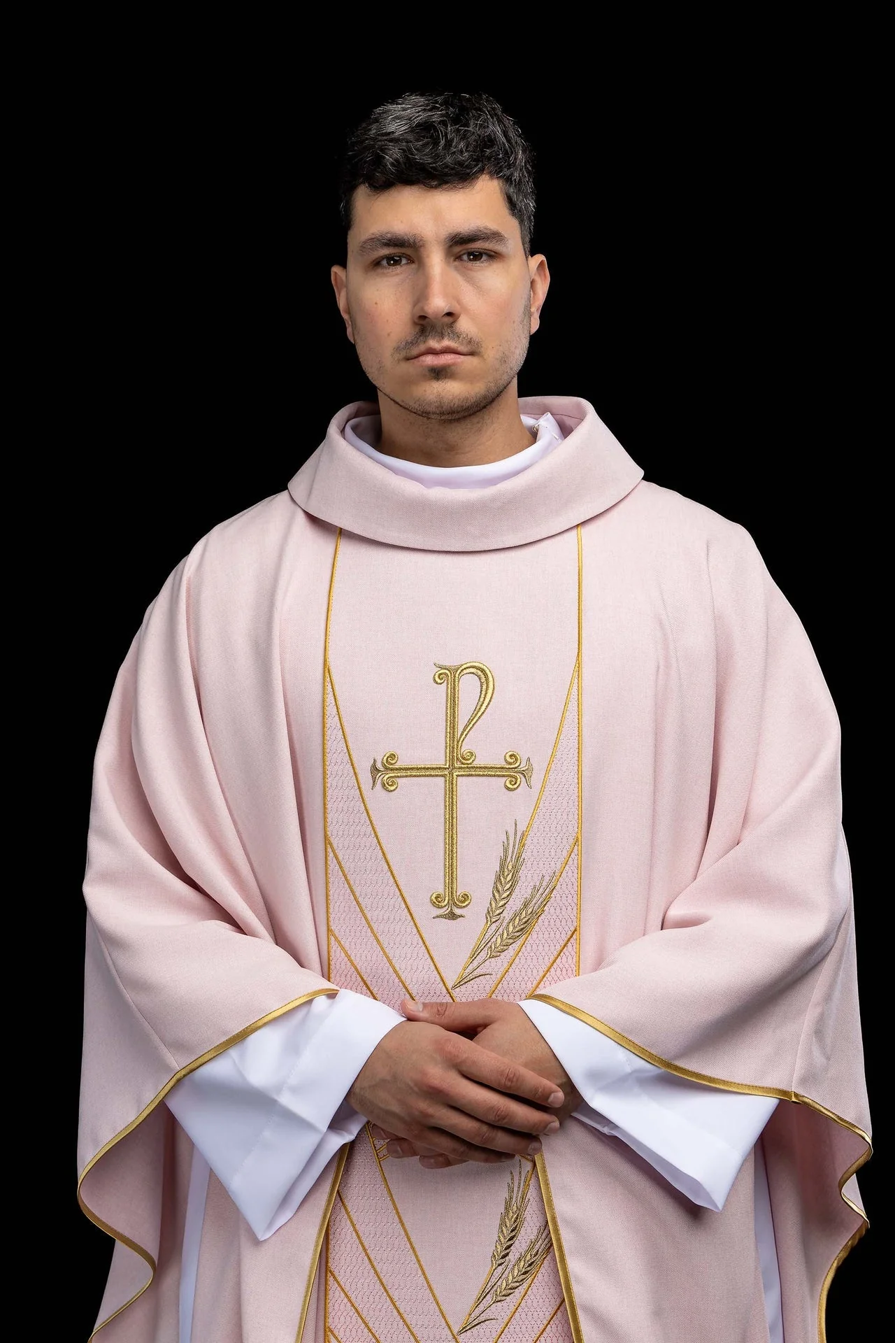 Rose chasuble with an embroidered PAX band