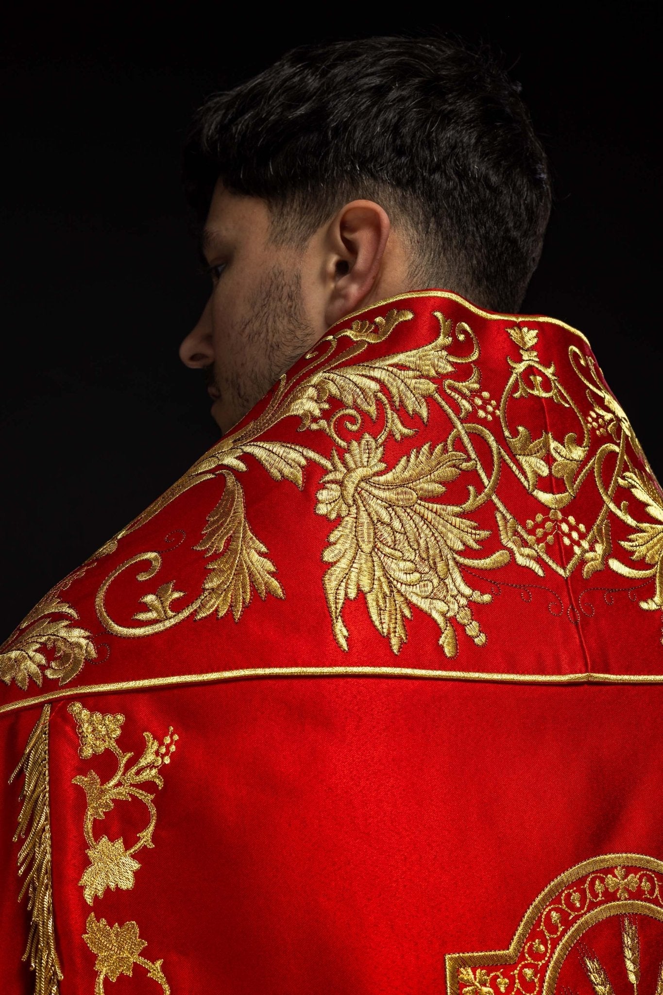 Satin Roman cape red with embroidered heart of Jesus - Image 6