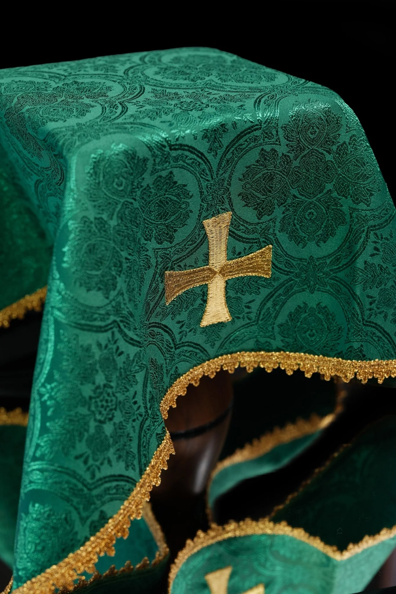 Set of jacquard chalice veils in four liturgical colors - Image 2
