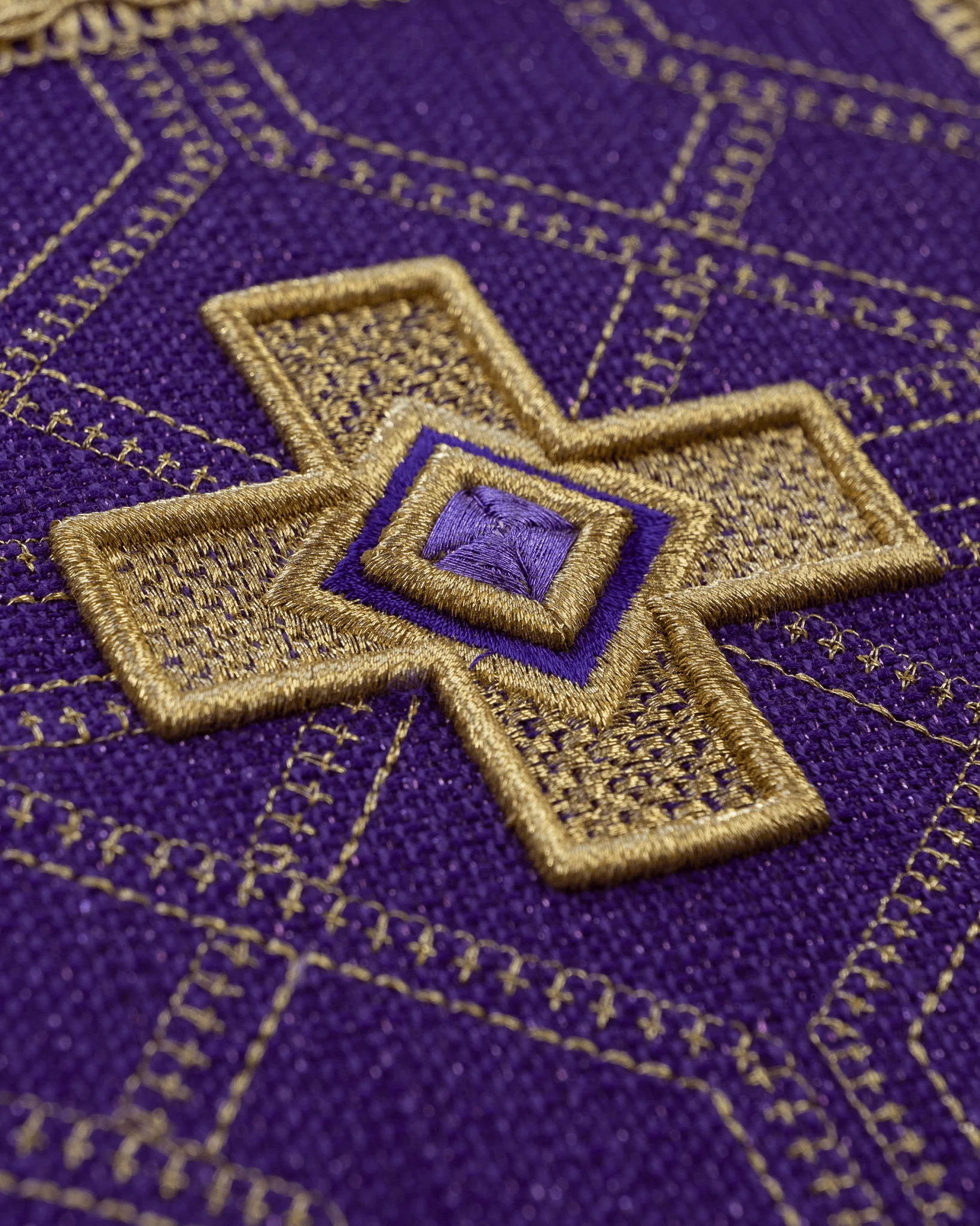 Set of four palls with golden embroidery - Image 3