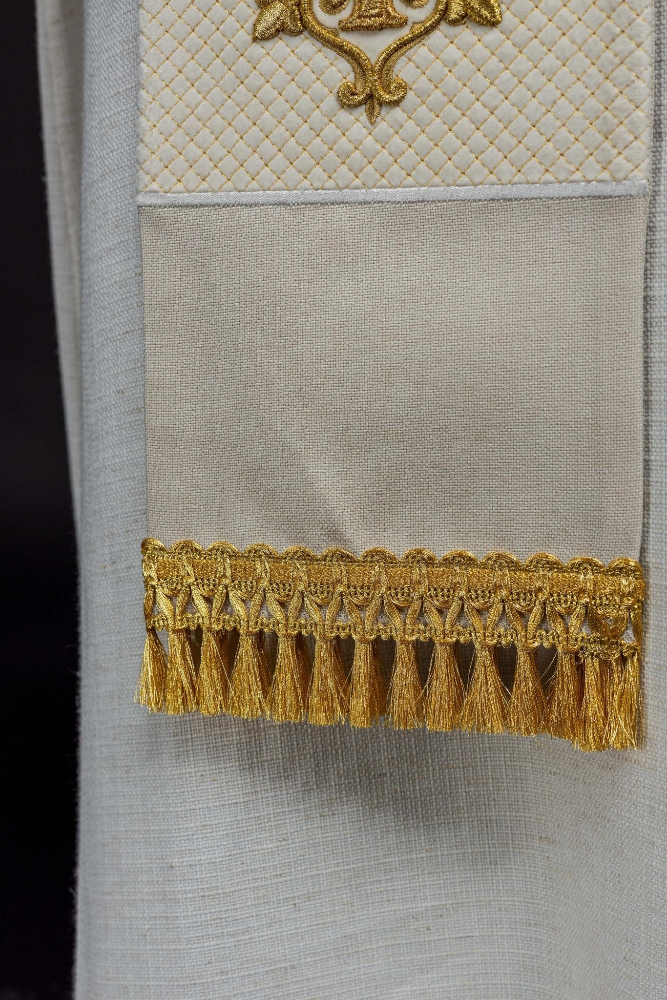 Embroidered stole with a cross symbol ecru velvet - Image 5
