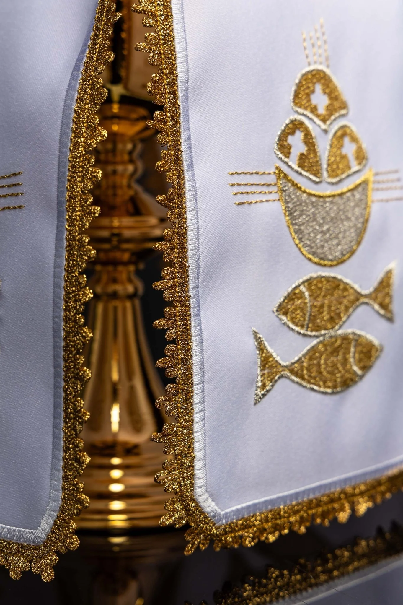 Veil for the pyx with fish embroidery - Image 5