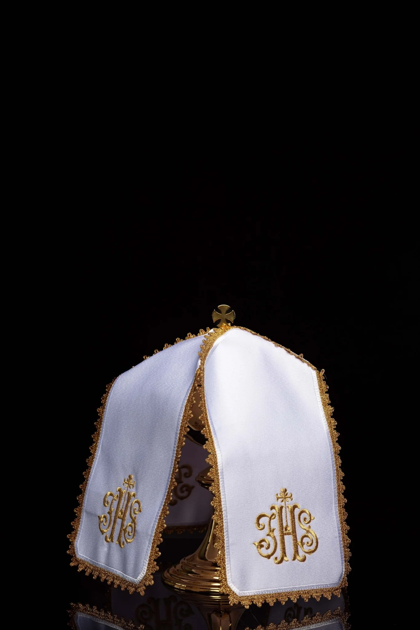 Veil for the pyx with IHS embroidery - Image 2