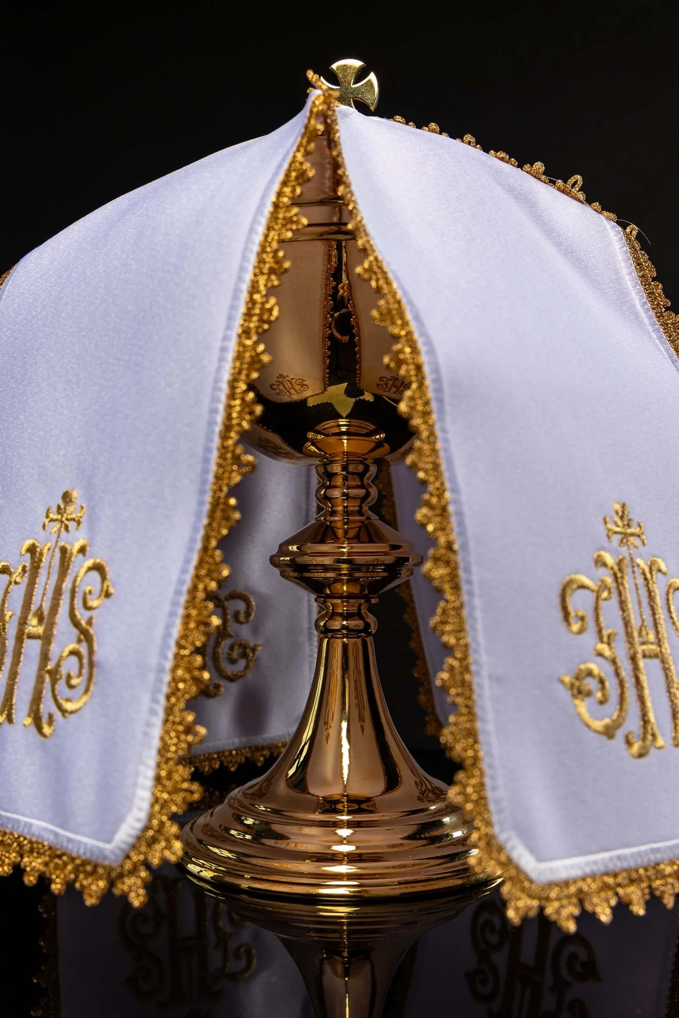 Veil for the pyx with IHS embroidery - Image 5