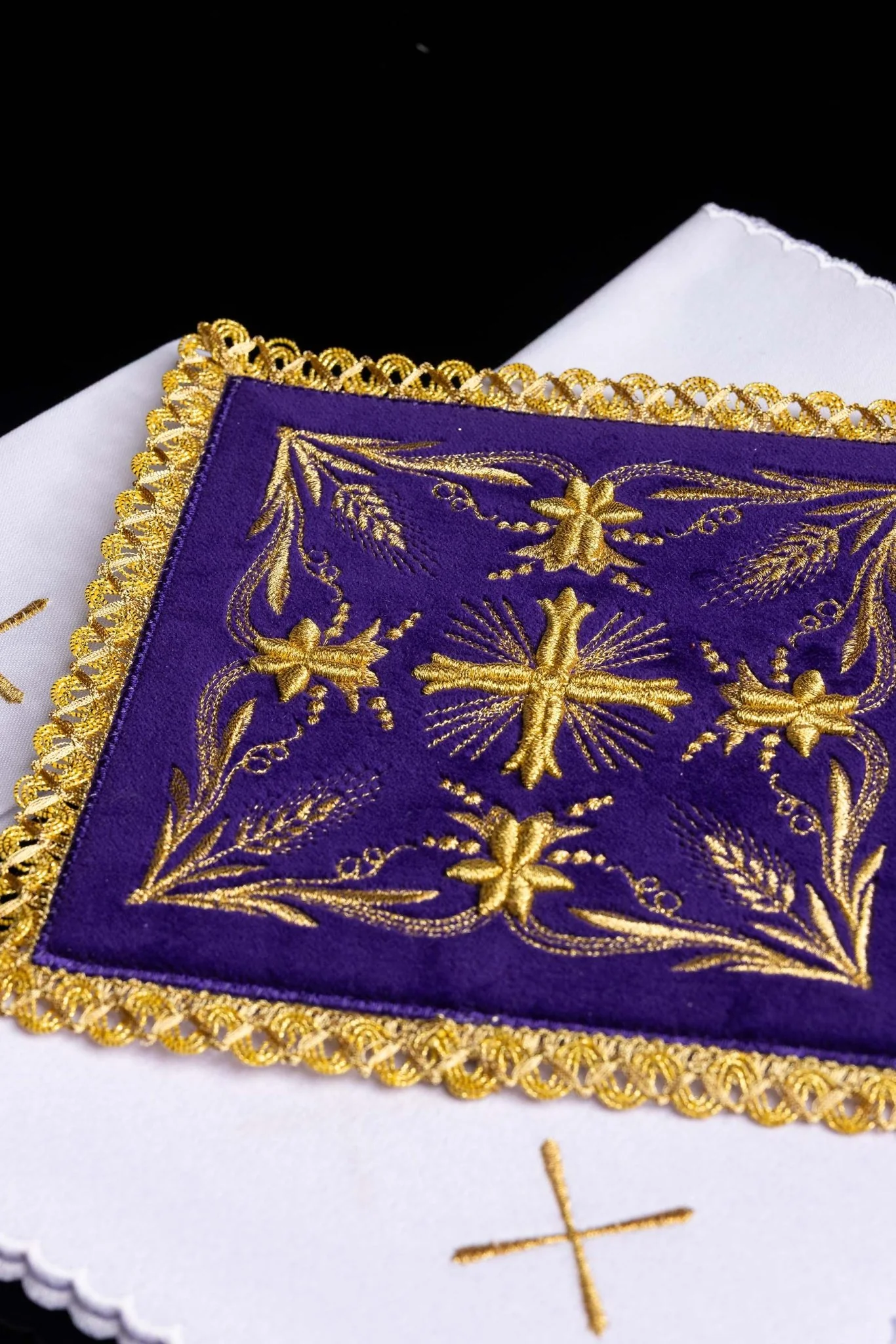 Velvet chalice linens set with gold cross embroidery - Image 6