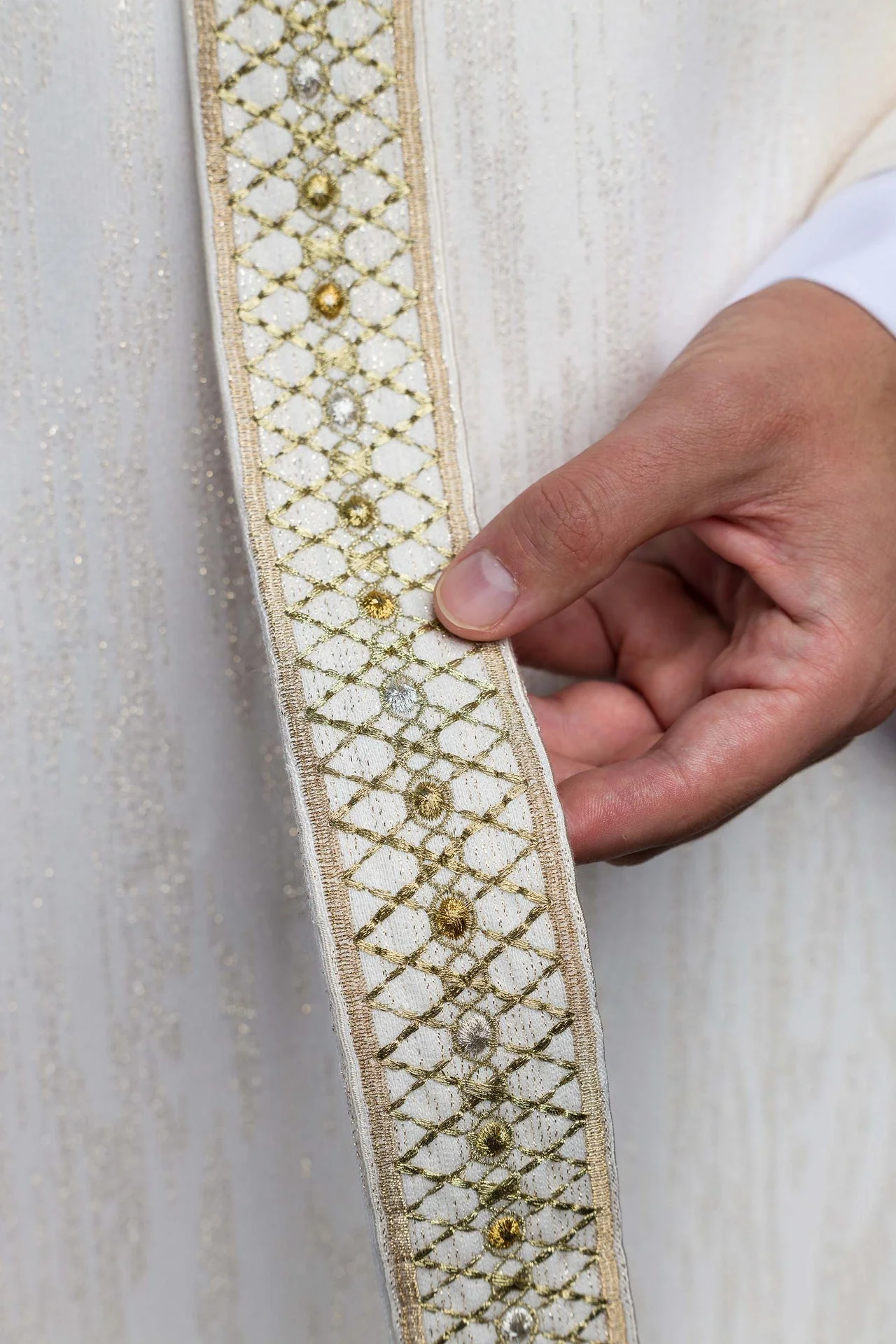 White Chasuble with Embroidered Band and Collar - Image 4