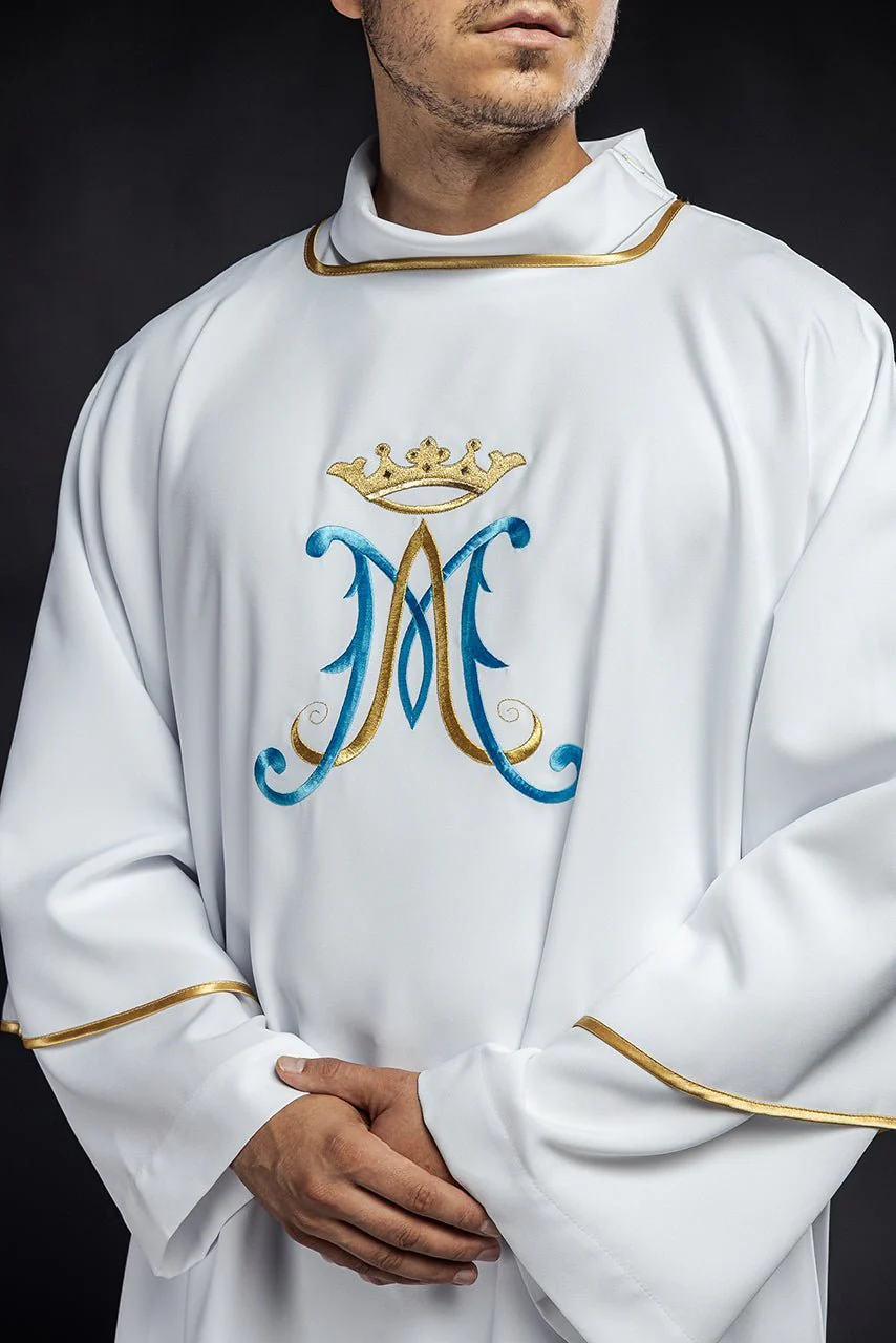White dalmatic chasuble with Marian embroidery - Image 3