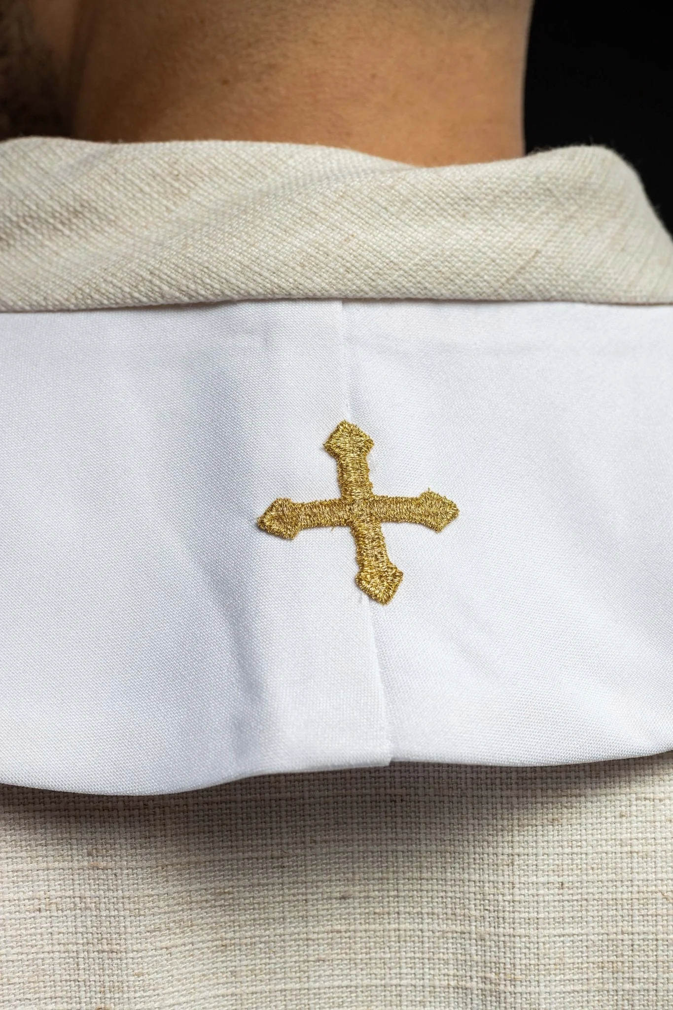 White embroidered Marian priestly stole - Image 5
